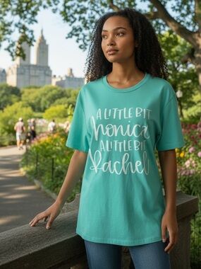 💥NWT mint green friends T-shirt